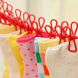 Portable Elastic Clothesline with 12 Clips – Travel & Camping Dryer