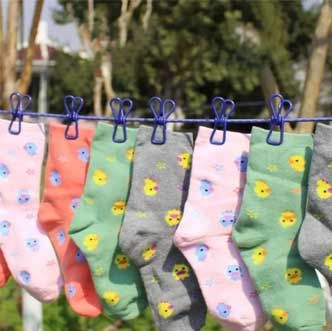 Portable Elastic Clothesline with 12 Clips – Travel & Camping Dryer